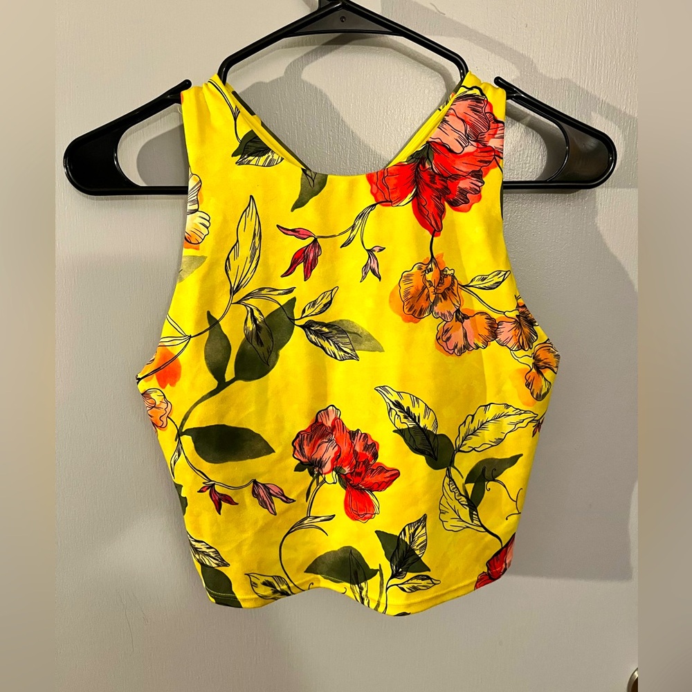 Athleta Womens M Cropped Yellow Workout Top with Bra Floral Print Athleisure